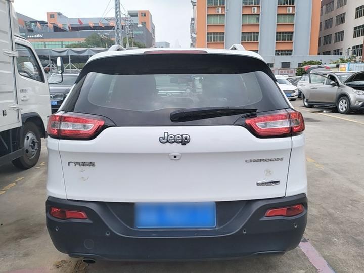Cherokee 2016 2.0L photo 3