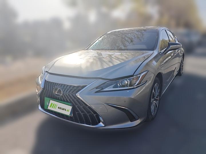 ES 2023 200 Luxury