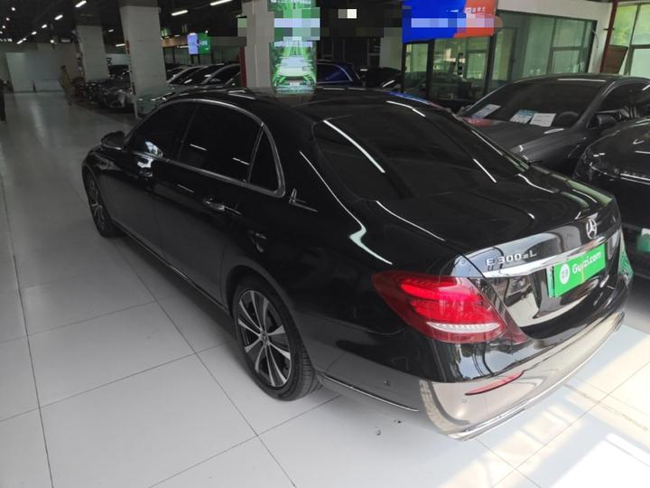 E-Class EV 2020 E 300 e L photo 4