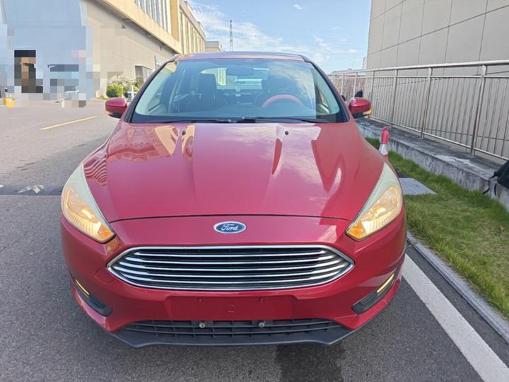 Focus 2015 Sedan 1.6L AT Comfort photo 2