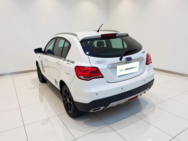 Emgrand 2017 Hatchback RS 1.5L MT photo 4