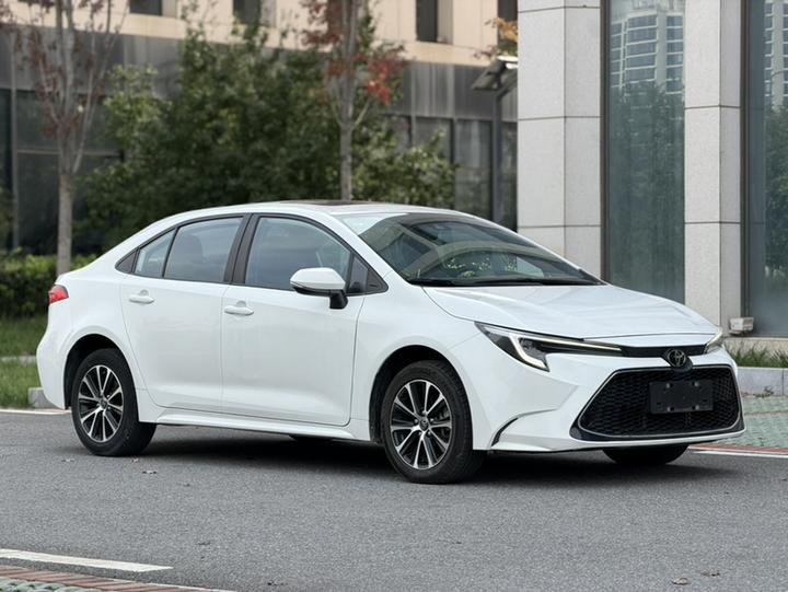 Levin 2023 185T CVT Luxury photo 3