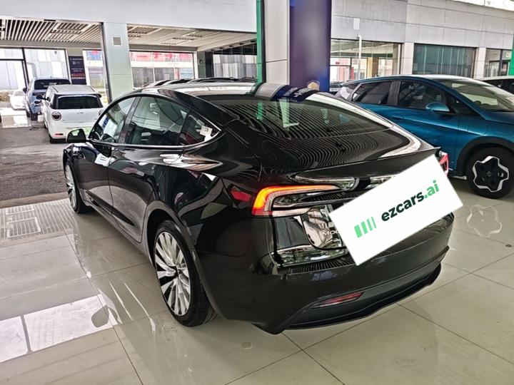 Model 3 2023 RWD photo 4