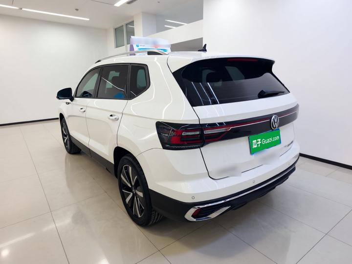 Tharu 2023 300TSI RWD photo 4