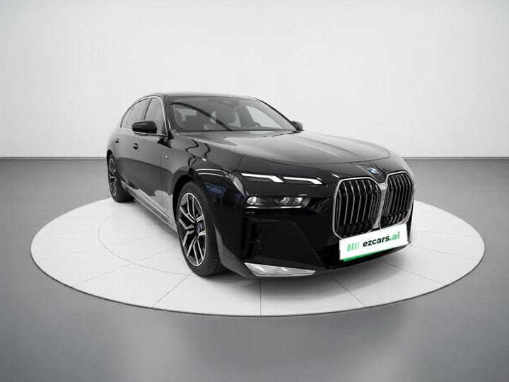 7 Series 2023 735Li M Sport Package photo 3