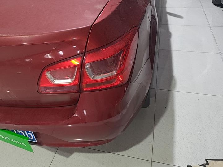 2015 1.5L Classic SE AT photo 7