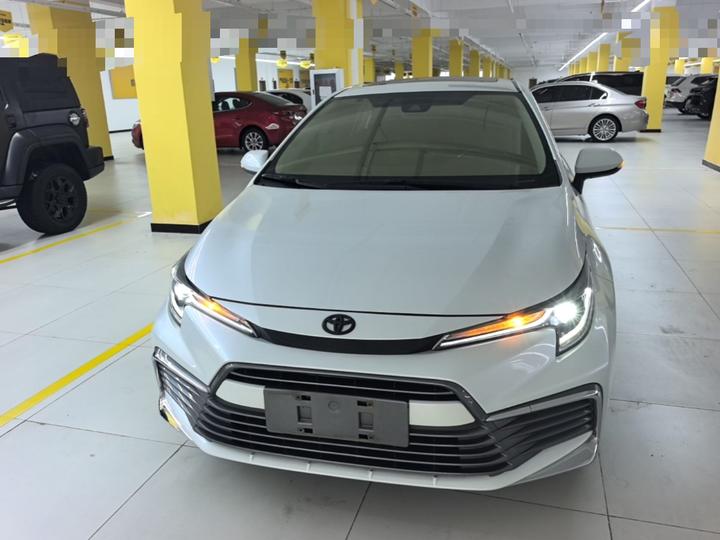 2021 2.0L Premium photo 2