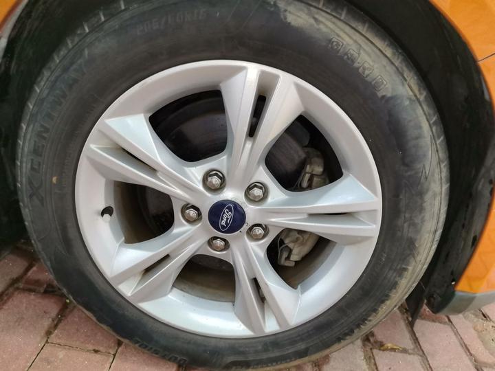 Focus 2015 Hatchback 1.6L AT Comfort photo 8