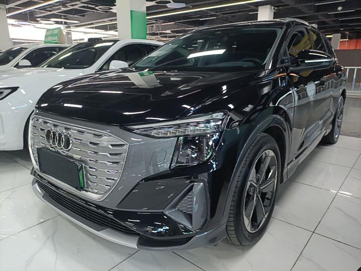 Q5 e-tron 2022 40 e-tron Starlight