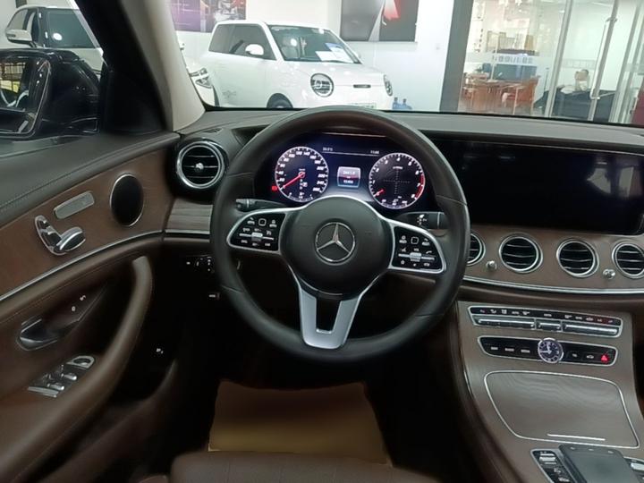 E-Class 2019 E 260 L photo 6