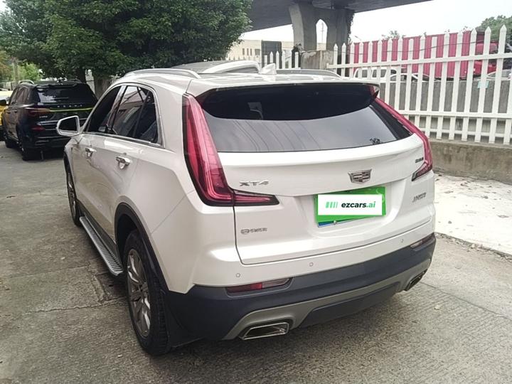 XT4 2018 28T RWD Leading photo 4