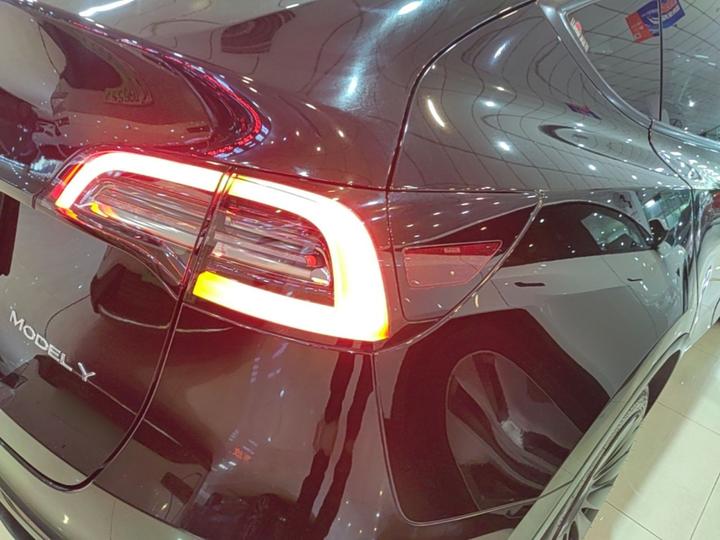 Model Y 2022 RWD photo 7