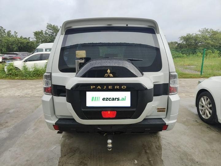 Pajero Parallel Import photo 3