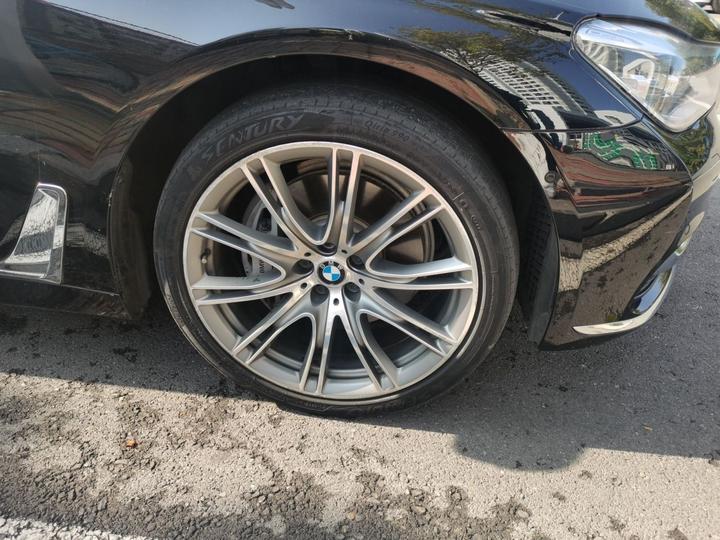 7 Series 2018 740Li xDrive Exclusive Excellence photo 8