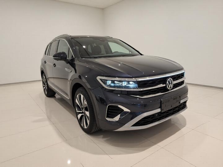 2021 380TSI AWD Flagship photo 3