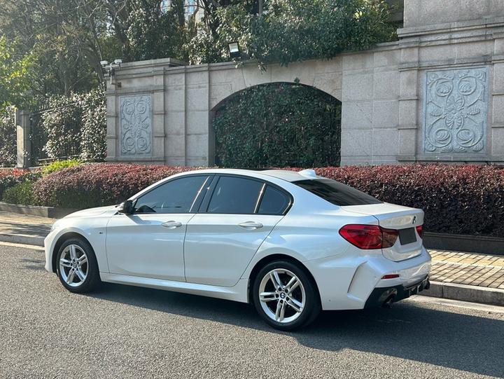 1 Series 2021 120i M Sport photo 4