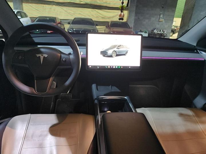 Model Y 2024 RWD photo 6