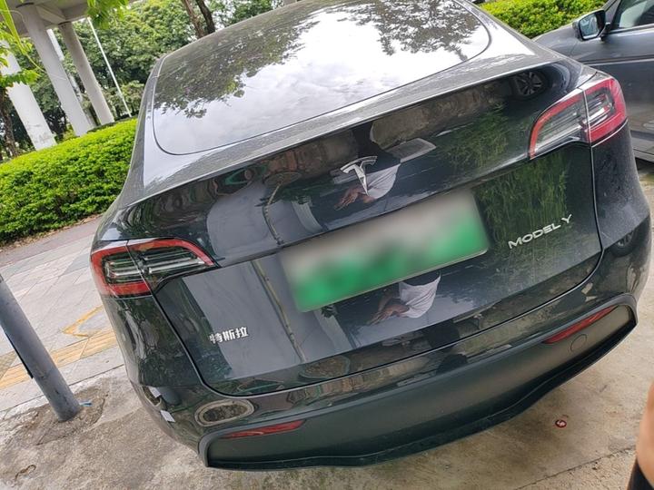 Model Y 2024 RWD photo 4