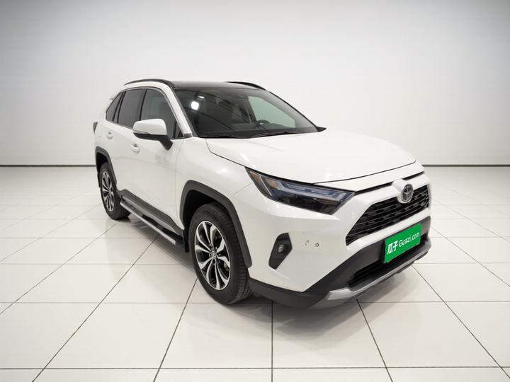 RAV4 2024 2.0L CVT RWD Plus photo 3