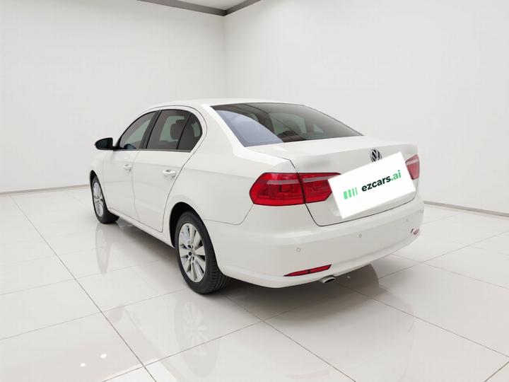 Lavida 2013 Facelift Classic 1.6L MT Comfort photo 4