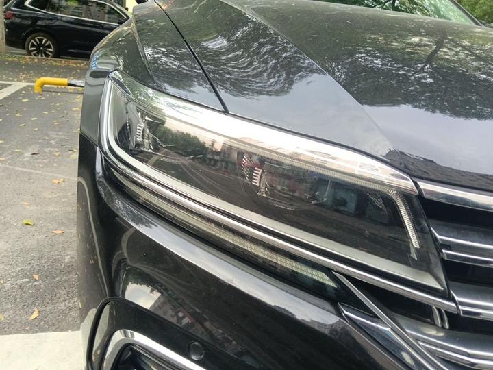 2021 380TSI Luxury photo 7