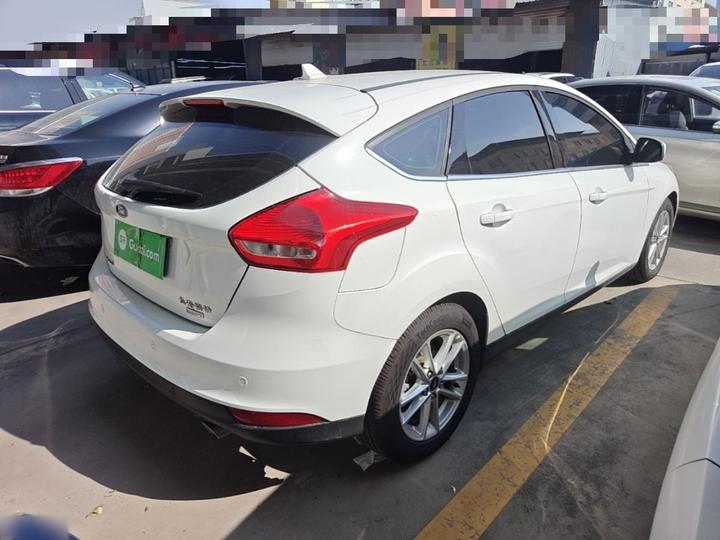 Focus 2017 Hatchback EcoBoost 180 AT Elite photo 4