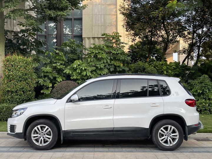 Tiguan 2015 1.8TSI AT RWD photo 3