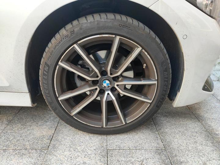 3 Series 2023 325Li M Sport Package photo 8