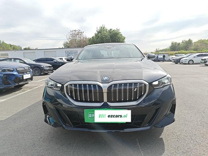 i5 2025 eDrive 35L M Sport Package photo 2