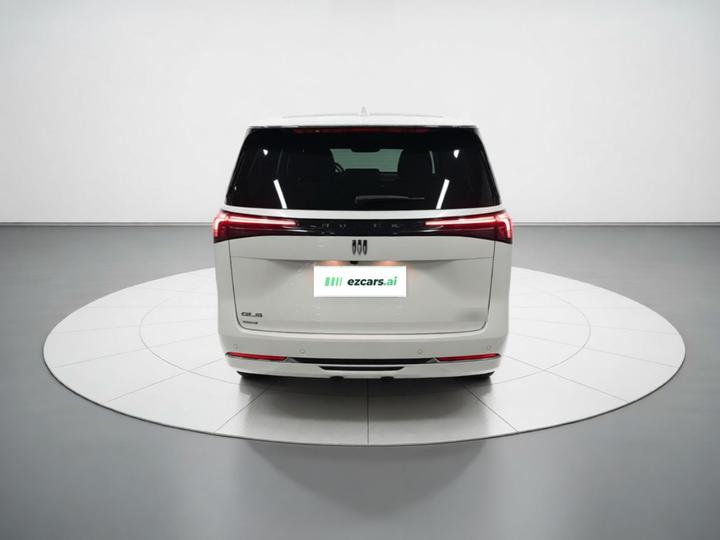 GL8 EV 2025 Exclusive photo 3
