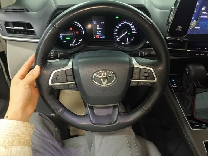 Granvia 2023 2.5L Hybrid Premium PLUS photo 5