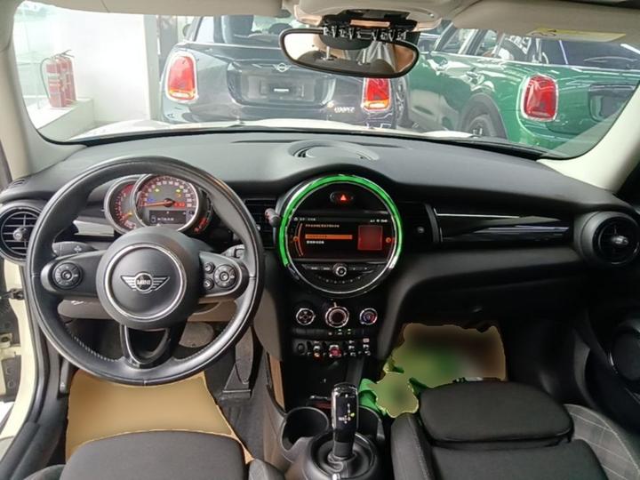 2018 1.5T COOPER Classic 5-Door photo 5
