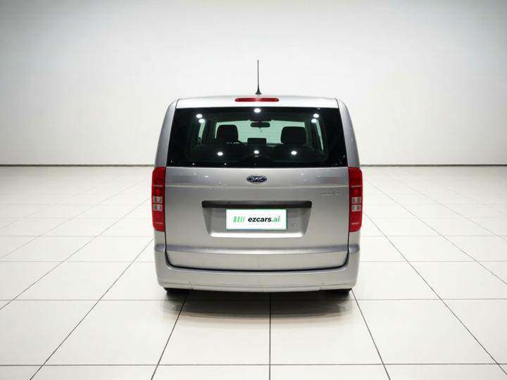 Refine M3 2019 PLUS 1.8L Luxury photo 5