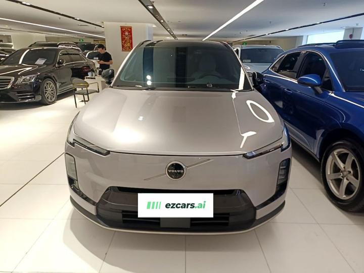 XC70 Hybrid 2026 AWD Extended Range Plus photo 2