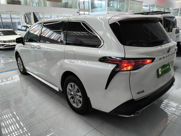 Granvia 2024 2.5L Hybrid Comfort photo 4