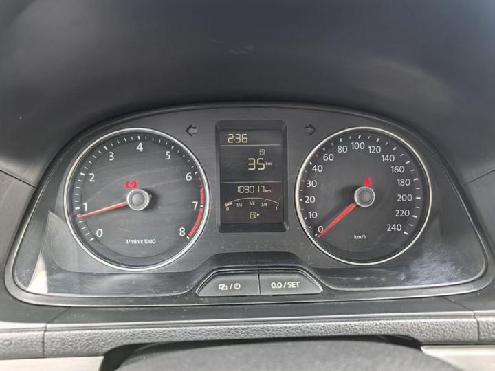 Lavida 2013 Facelift Classic 1.6L MT Comfort photo 7