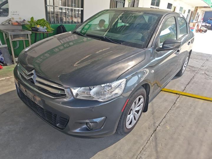 2015 1.6L MT Fashion