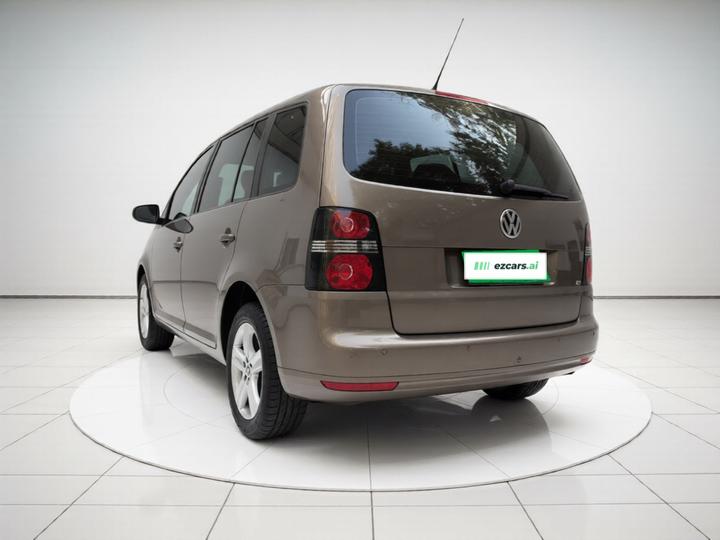 2015 1.4T DSG Comfort 5-Seater photo 4