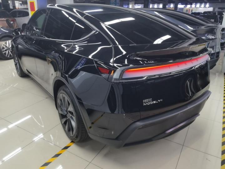 Model Y 2025 Facelift Long Range AWD photo 4