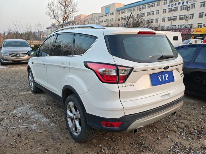 Kuga 2018 EcoBoost 180 RWD photo 4