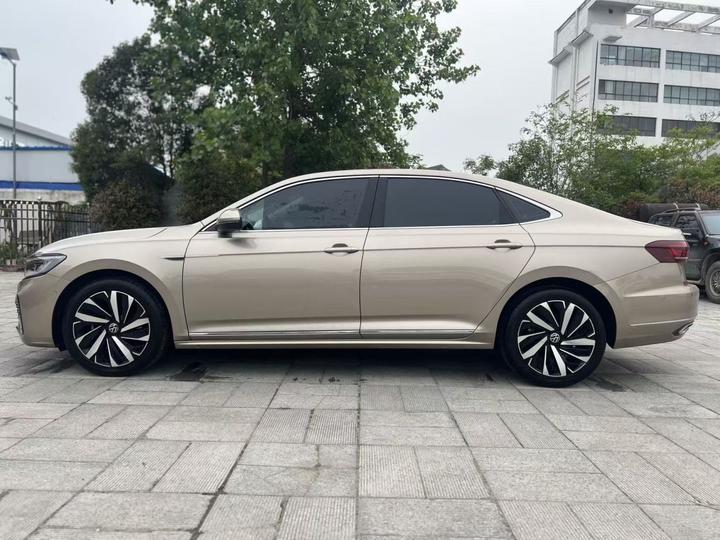 Passat 2022 330TSI Luxury photo 4