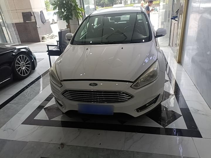 Focus 2017 Sedan 1.6L AT Comfort photo 2