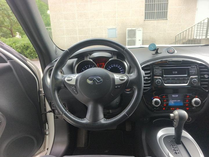 ESQ 2014 1.6L photo 3