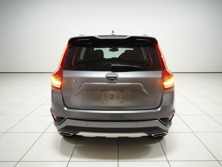 Vision X6 2018 1.8L MT 4G Luxury photo 5