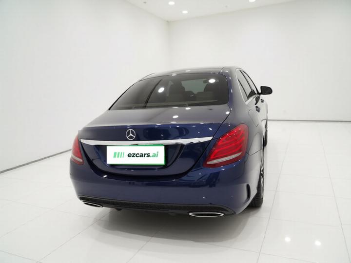 C-Class 2015 Facelift C 180 L Sport photo 3