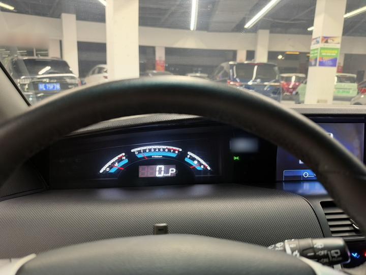 Luxgen 7 MPV 2016 2.2T Smart photo 3