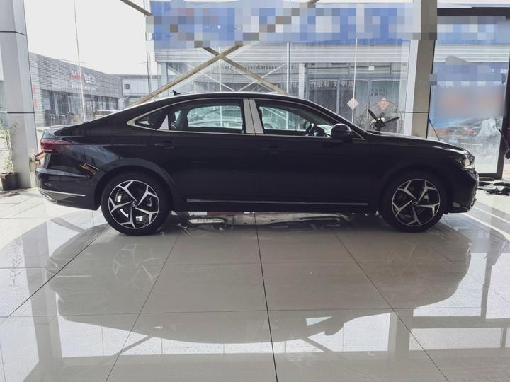 Passat 2026 380TSI photo 4
