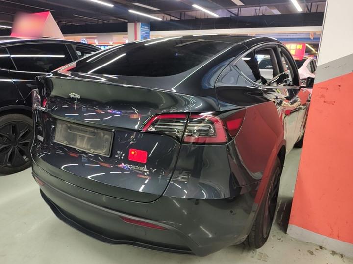 Model Y 2024 RWD photo 6