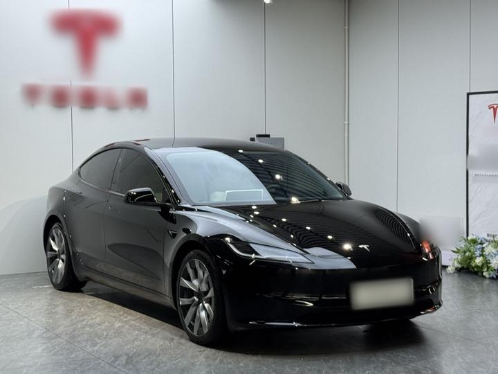 Model 3 2023 Long Range AWD photo 3