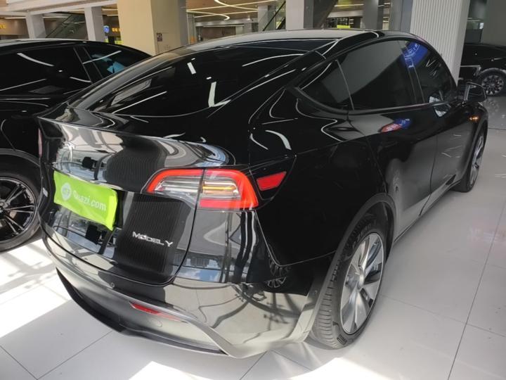Model Y 2022 RWD photo 4